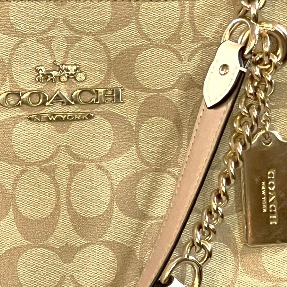 Coach Signature Pattern Leather Purse - Picture 4 of 11
